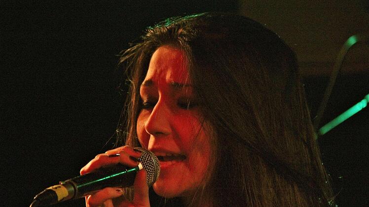 Viele Fans aus der Region hielten der Bad Kissinger Band Raw Idol die Daumen.