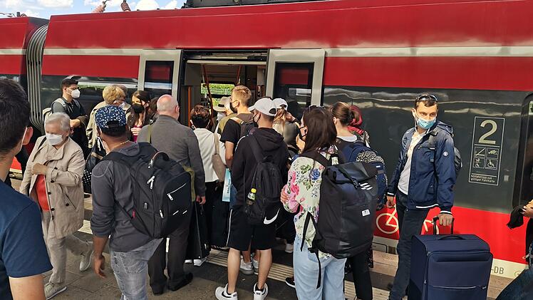 Würzburg: 24-Jähriger fährt mit 9-Euro-Ticket über 8000 Kilometer - und zieht überraschendes Fazit