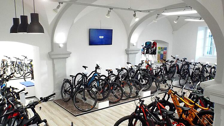 Das Radsport Haus in der Nürnberger Straße 151  hat seine Verkaufsfläche auf 650 Quadratmeter erweitert. Fotos: PR