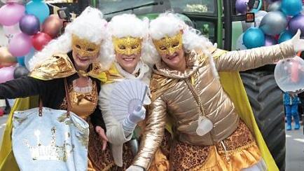 Eleganz im Fasching mit venezianischen Masken