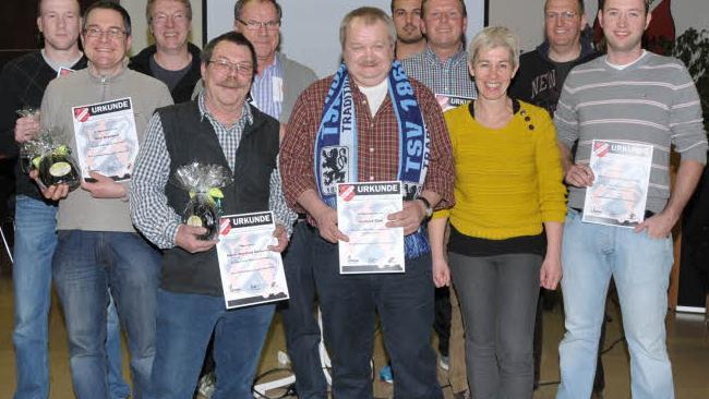 Der SC Aurachtal ehrte und bestätigte den Vorstand.  Foto: Roland Meister