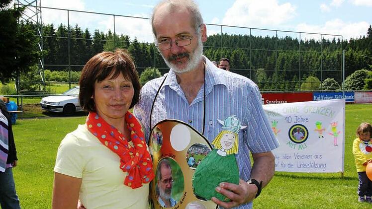 Kindergartenleiterin Rosi Ströhlein dankte Organisator Alfred Thoma für seinen unermüdlichen Einsatz.