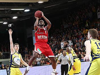 Brose-Neuzugang Darius Miller übernimmt in einer kritischen Phase Verantwortung, lässt gleich drei Hagener schlecht aussehen und erzielt zwei seiner sieben Punkte im dritten Viertel. Foto: Daniel Löb