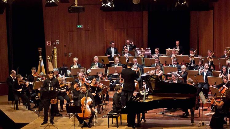 Impressionen vom Sinfoniekonzert des Landestheaters im Coburger Kongresshaus.Foto: Jochen Berger