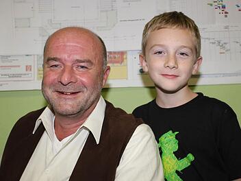 Werner Stöcker und Sohn Paul nach der Bekanntgabe des Ergebnisses.  Fotos: Evi Seeger