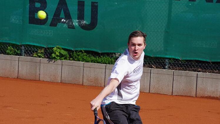 Beim hauchdünnen 5:4-Heimsieg der Herren des TV Wallenfels gegen den TC Sonnfeld gewann Mario Querfurth (Bild) sein Einzel und das Doppel mit Andy Weiß ohne Satzverlust.  Foto: Hans Franz
