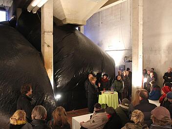 Der "Knick" macht sich im Kunstraum Kesselhaus breit. Foto: Michael Gründel