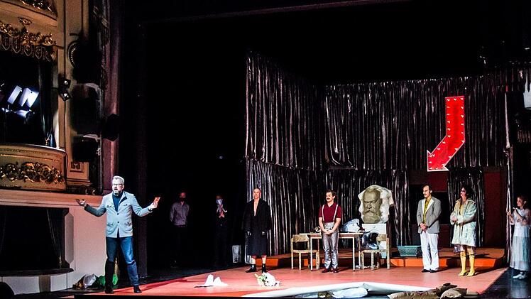 Dario Fos Komödie "Bezahlt wird nicht" feierte am Sonntag Premiere am Landestheater Coburg.Foto: Jochen Berger