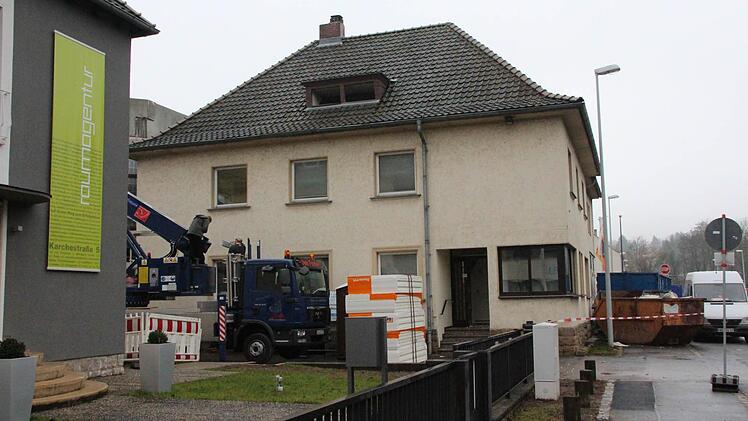 Die "Janson-Villa" (benannt nach einem dort unergebrachten Baugeschäft) wird abgerissen.