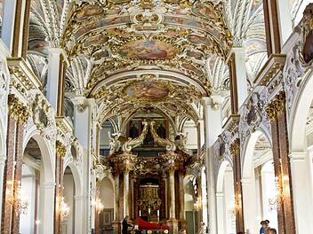 Blick in die barocke Schlosskirche der Coburger Ehrenburg. Hier findet in den Sommermonaten bis Ende August jeweils am Samstag eine Matinee unter dem Motto "Musik zur Marktzeit" statt. Beginn: 11 Uhr.Foto: Jochen Berger