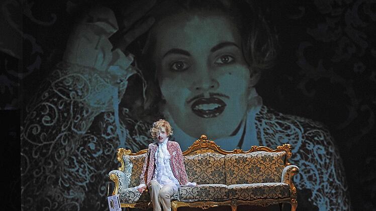 Turbulente Verwechslungen: Szene aus der Neuinszenierung von "Figaros Hochzeit" am Landestheater Coburg.Foto: Andrea Kremper