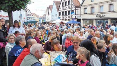 Ganz Neunkirchen schien auf den Beinen und am Inneren Markt gewesen zu sein, um das Programm zu genießen.