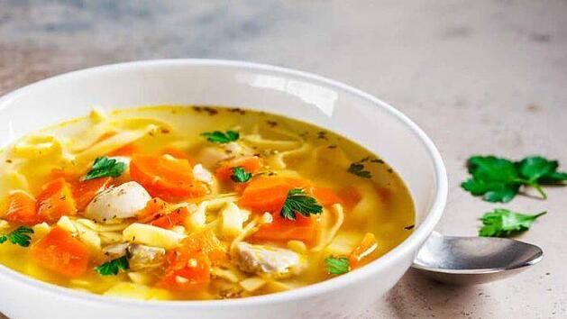 Huehnersuppe-1200x800-1-700x525.jpg