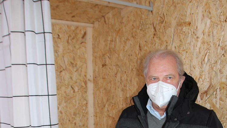 Apotheker Walter Luft in der Test-StationOliver Schmidt