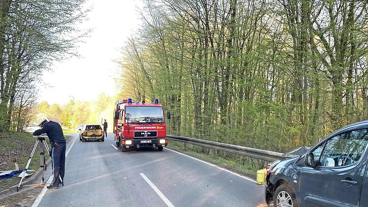 Die Unfallstelle am Waldrand zwischen Forchheim und Schloss J&auml;gersburg