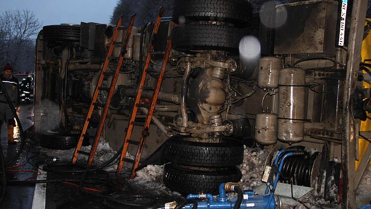 ... stundenlang komplett für den Verkehr gesperrt werden.