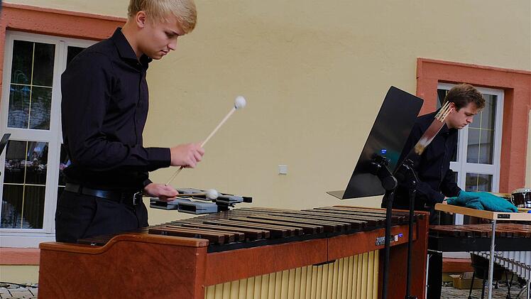 Die Percussionisten spielen die Ouvertüre aus "Wilhelm Tell".Foto: Gerd Schaar