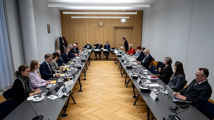 Konstituierende Sitzung der Pflegestrukturkommission