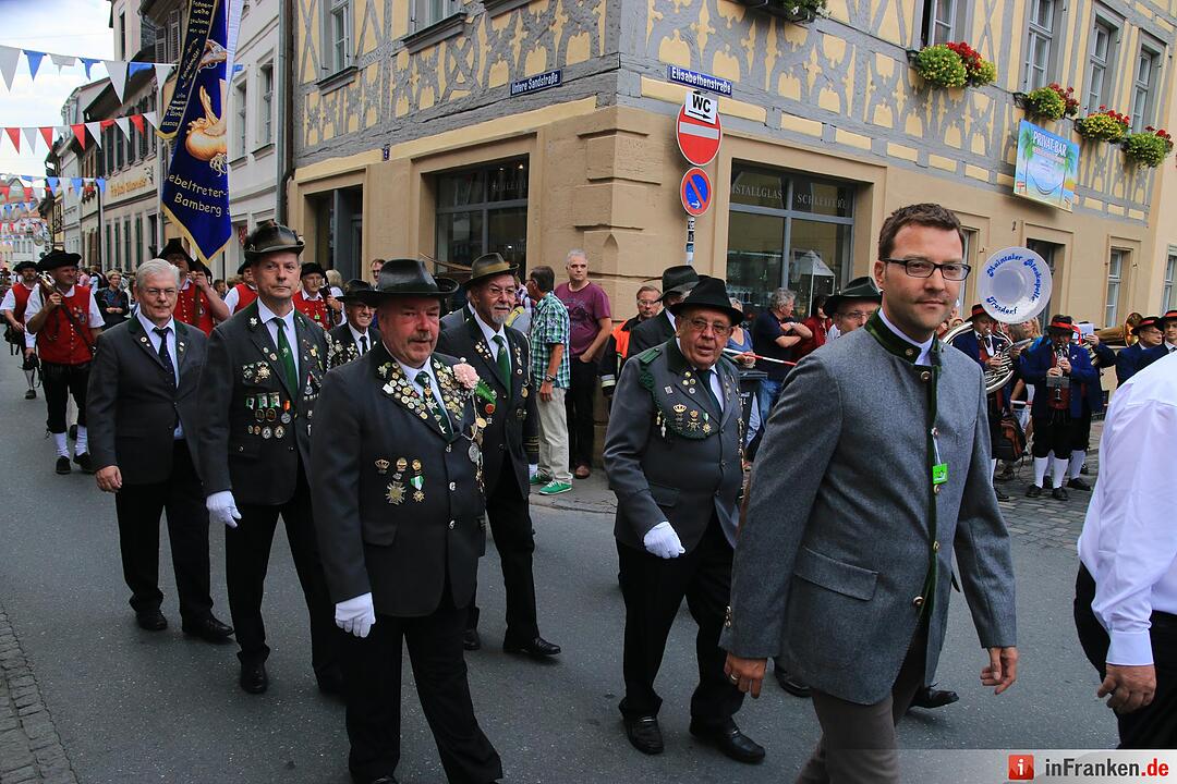 Sandkerwa 2015 - Kerwasbaum-Aufstellen