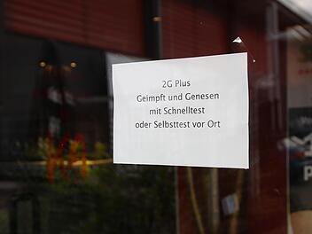 Einlass nur mit negativem Schnelltest: Dazu zählen auch unter Aufsicht durchgeführte Selbsttests vor Ort.