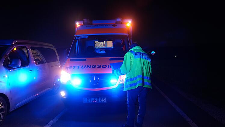 Auto überschlägt sich bei Unfall im Kreis Bayreuth