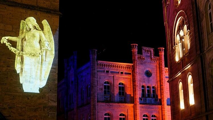 Ausflug, Kronach Leuchtet, Licht, Festival, Fest, Freizeit, Erlebnis, Feier, Feierlichkeit, Kronach, Lichtfestival, Lichtshow, Kunst, Kunstnacht, Kunstausstellung, Künstler, Ausstellung