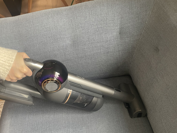 Jigoo V700 Akkusauger Test: Erfahrungen, Saugleistung & LED‑Schmutzerkennung