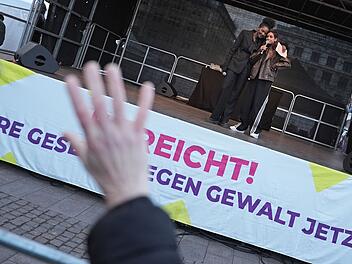 Demonstration gegen sexualisierte Gewalt gegen Frauen