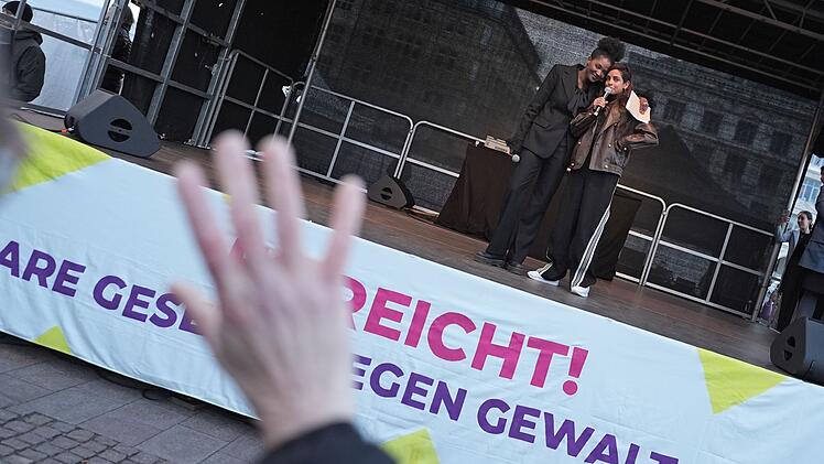 Demonstration gegen sexualisierte Gewalt gegen Frauen