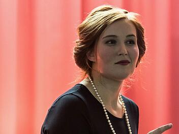 Laura Mann gastiert am 24. Juli mit Chanson von Georg Kreisler auf der Freilichtb&uuml;hne unterhalb des Kunstvereins Coburg.Foto: Archiv/Jochen Berger