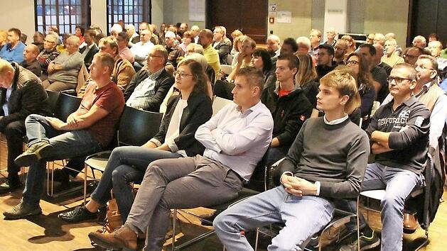Gut besucht war die B&uuml;rgerversammlung f&uuml;r Nackendorf in der Fortuna Kulturfabrik.  Foto: Andreas Dorsch