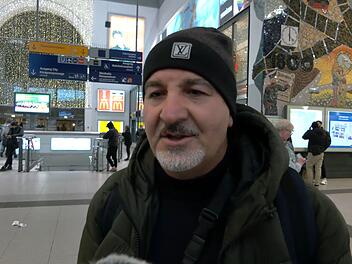 Bahnstreik in Nürnberg sorgt für Chaos am Hauptbahnhof - Fahrgast zeigt sich verärgert