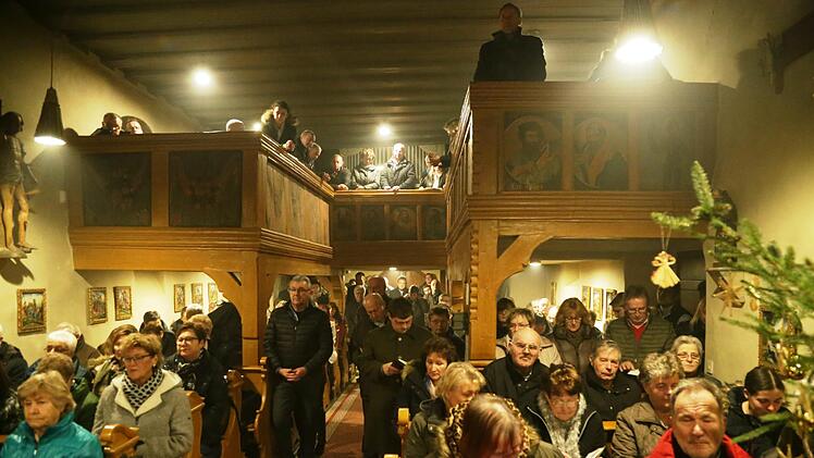 Viele fanden in der Kirche St. Moritz keinen Sitzplatz mehr.