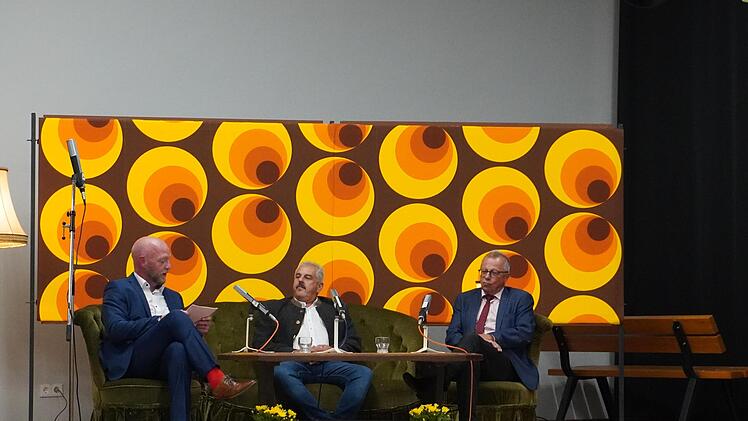 Alexander Pf&uuml;lb (von links) befragt Egon Ke&szlig;ler und Erich M&uuml;ller. Foto: Kathrin Kupka-Hahn