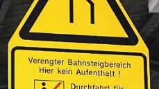 Für Rollstuhlfahrer geht es am Bahnhof Ebenhausen nicht weiter.