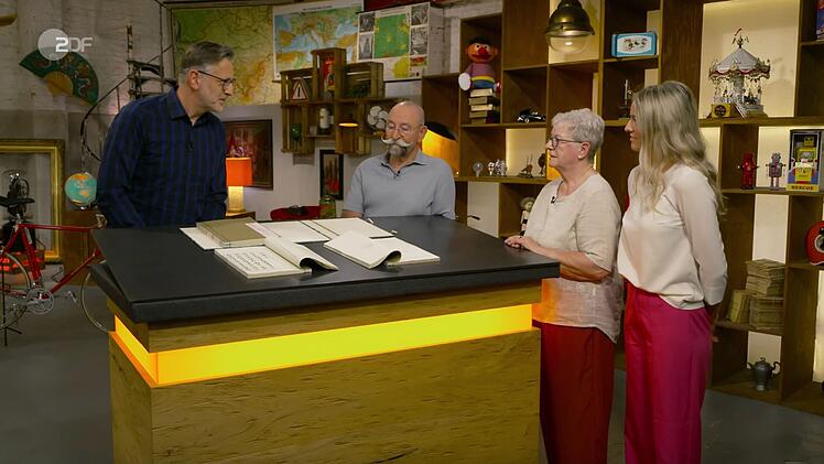 Irmgard und Marlena aus Bayern wollten ein besonderes Konvolut verkaufen.