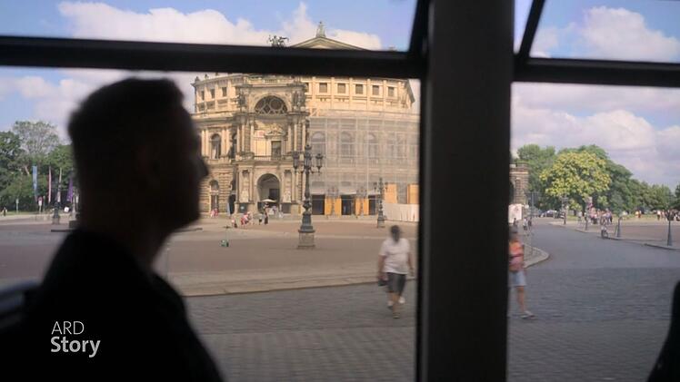Frank spricht in der ARD-Doku "N&auml;chster Halt: Auf die Fresse? Angst in Bus und Bahn" &uuml;ber einen Gewaltverbrechen in der Dresdner Stra&szlig;enbahn.