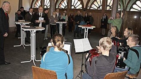 Die Akkordo-Froggs sorgten unter der Leitung von Karin Meyer-Jungclaussen für die musikalische Umrahmung der Neubürger-Begrüßung.