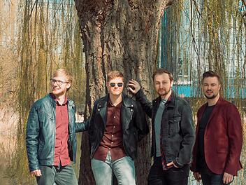 Thomas Schießl,, Andreas Rosenstein, Andreas Multrus und Marius Werner sind The Flunkyballs. Foto: Angelika Lickleder