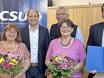 Über die Ehrung freuten sich gemeinsam (von links) MdL Michael Hofmann, Monika Kreppelt, Ulrich Schürr, Thomas Werner, Mathilde Hartmann und Felix Mönius.