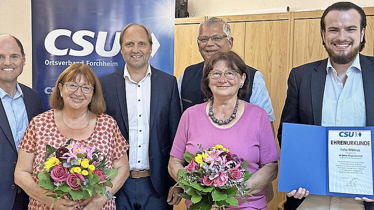 Über die Ehrung freuten sich gemeinsam (von links) MdL Michael Hofmann, Monika Kreppelt, Ulrich Schürr, Thomas Werner, Mathilde Hartmann und Felix Mönius.