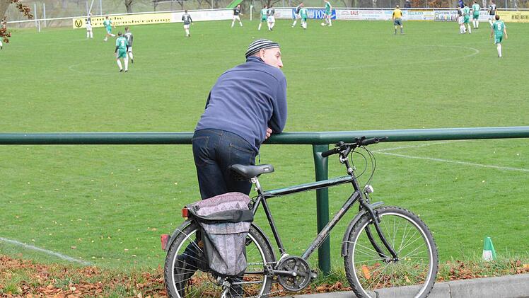 Zwischenstopp beim Fußball in Untererthal. Foto: ssp