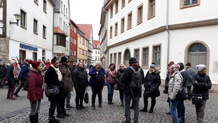 Die Mitarbeiter des Sankt-Bruno-Hauses bei ihrer Stadtführung durch Erfurt  Fotos: Heike Ehlert