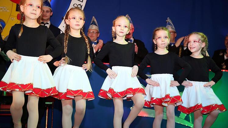 Für Nachwuchs ist gesorgt: Die Jüngsten von der "Krümelgarde" entzückten mit ihrem Auftritt. Foto: Bettina Knauth