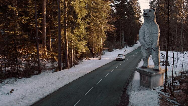 Im eisigen "Polar Park" wird zun&auml;chst ein Ohr und sp&auml;ter die zugeh&ouml;rige restliche Leiche gefunden.