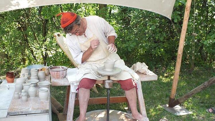 Töpfer bei der Arbeit. Foto: Coburger Mittelalter und Fantasy