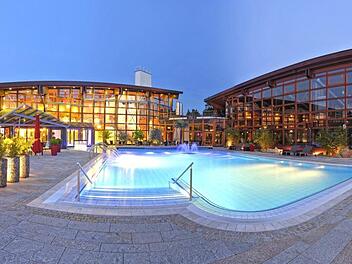 Statt in der Therme in Bad Staffelstein zu baden, entschied sich ein 26-Jähriger am  Samstag (03.11.2018) für zu viel Alkohol. Symbolfoto: Obermain Therme Bad Staffelstein