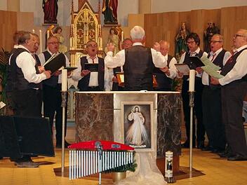 Der Männerchor "Cäcilia" Wilhelmsthal unter der Leitung von Günter WeberHeike Schülein