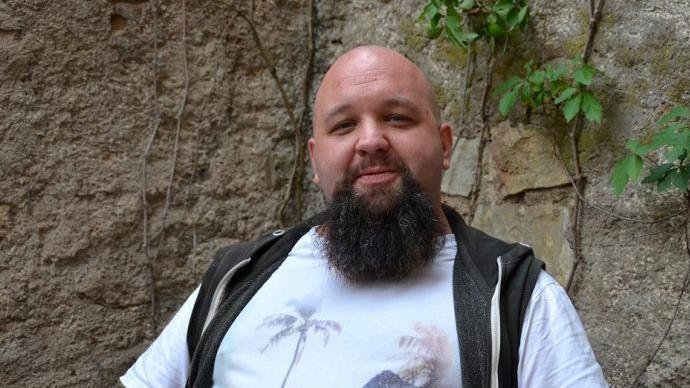 Alexander Götz outet sich HIV-positiv zu sein und will jetzt anderen Menschen mit der Infektion helfen und gründet deshalb eine Selbsthilfegruppe. Foto: Pat Christ