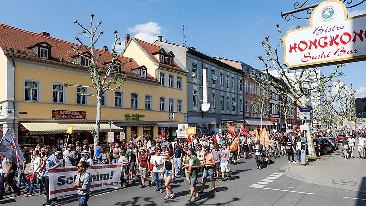 Demonstration gegen das geplante Polizeiaufgabengesetz am 12. Mai 2018 in Bamberg. Foto: Matthias Hoch